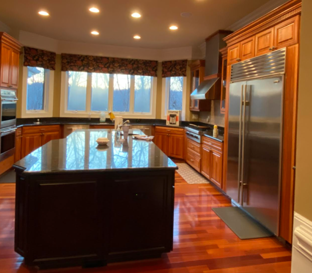 kitchen before refinishing job