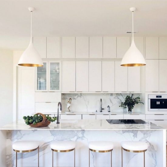 kitchen-cabinet-painted-in-white